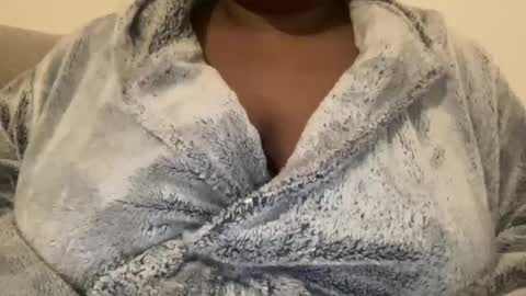 Snapshot of lagrossenoire chatting on 01/15/25, 10:13 Big Black Girl online show from 01/15/25, 10:13