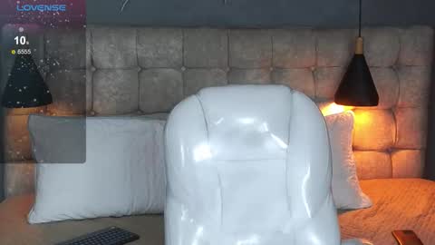    online show from 12/18/25, 11:11