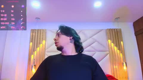 Snapshot of laia_and_damian chatting on 10/15/25, 07:36 laia_and_damian online show from 10/15/25, 07:36