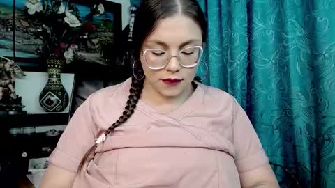 laia_hadid online show from 02/15/26, 12:29