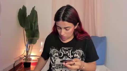 Laia  online show from 09/28/25, 12:10
