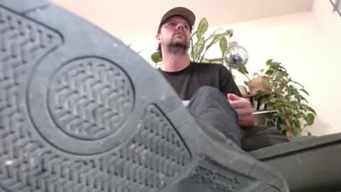 Snapshot of laidback_and_chill chatting on 01/01/25, 11:51 Rick online show from 01/01/25, 11:51