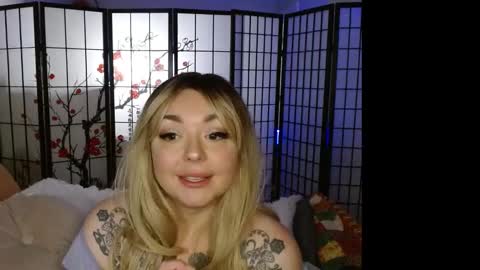 Laika Darling online show from 10/04/25, 01:47