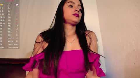 Snapshot of lailamayers chatting on 05/22/26, 11:54 Laila online show from 05/22/26, 11:54