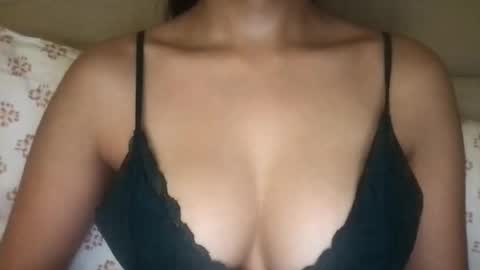 Snapshot of lailayousef chatting on 12/16/25, 08:30 Laila Yousef online show from 12/16/25, 08:30