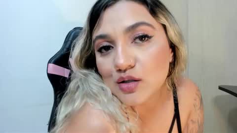 Lala online show from 12/14/25, 10:14