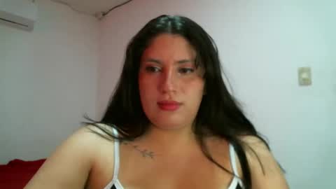 Snapshot of lala_gomez01 chatting on 02/15/25, 04:23 laura gomez online show from 02/15/25, 04:23