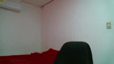 Snapshot of lala_gomez01 chatting on 02/18/25, 06:37 laura gomez online show from 02/18/25, 06:37