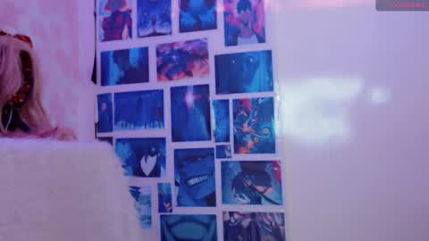 lala Moon online show from 10/29/25, 08:21