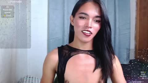 Snapshot of lala_moves chatting on 06/04/26, 01:28 Joxie online show from 06/04/26, 01:28