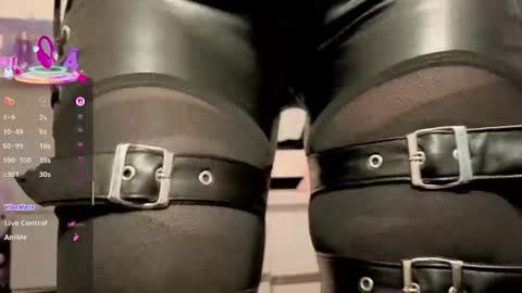 Snapshot of lala_pantyhose chatting on 11/26/25, 03:57 Miss Lala online show from 11/26/25, 03:57