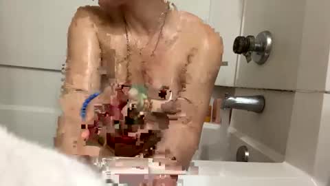 Snapshot of laladaddiesbb chatting on 12/16/25, 05:01 COME PLAY WITH ME online show from 12/16/25, 05:01