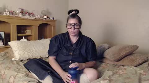 Snapshot of lalaisallbad chatting on 10/27/25, 01:42 Naomi Rose online show from 10/27/25, 01:42