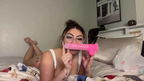 Snapshot of lalaxxo chatting on 03/03/26, 04:51 lalaxxo online show from 03/03/26, 04:51