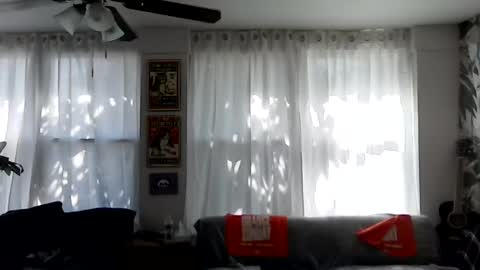 LALOVE99 online show from 10/14/25, 04:19