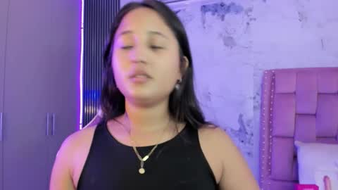 Laura online show from 09/26/25, 12:42