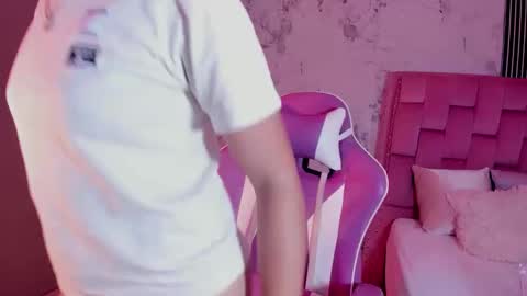 Laura online show from 09/28/25, 12:32