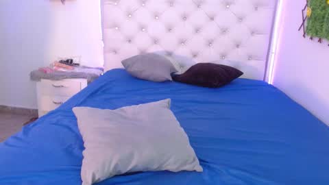 Laura online show from 10/04/25, 07:34