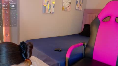 Laura online show from 11/07/25, 12:16