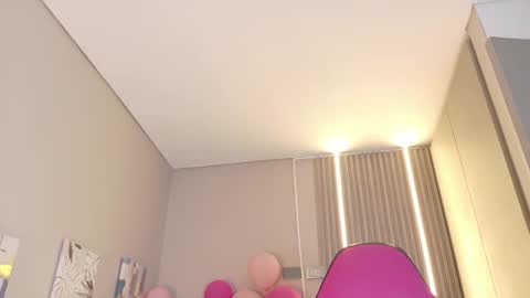 Laura online show from 11/20/25, 12:05