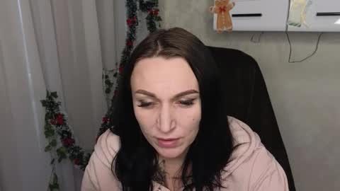 Lalya online show from 12/22/25, 10:56