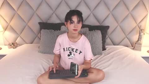 Snapshot of lalycastro chatting on 01/13/25, 07:31 Laly Castro online show from 01/13/25, 07:31