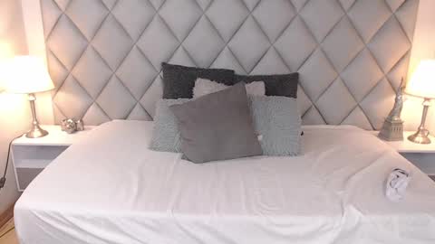 Snapshot of lalycastro chatting on 02/16/25, 07:16 Laly Castro online show from 02/16/25, 07:16