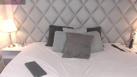 Snapshot of lalycastro chatting on 02/28/25, 07:46 Laly Castro online show from 02/28/25, 07:46