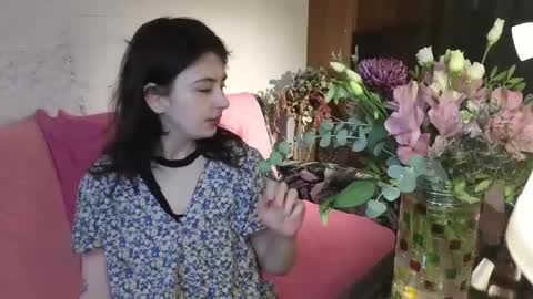 Snapshot of lama111111mama chatting on 12/11/24, 12:44 I work 5PM to 9 PM EST New York online show from 12/11/24, 12:44