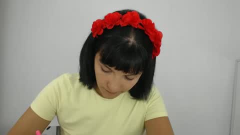 Snapshot of lamorarebelde chatting on 02/01/25, 01:02 J e n a All Days UTC -5 2030 online show from 02/01/25, 01:02