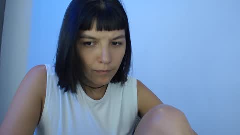 Snapshot of lamorarebelde chatting on 03/05/25, 04:13 J e n a All Days UTC -5 2030 online show from 03/05/25, 04:13