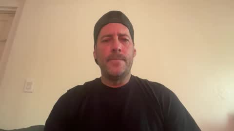 Snapshot of lampin1 chatting on 11/11/25, 06:30 lampin1 online show from 11/11/25, 06:30