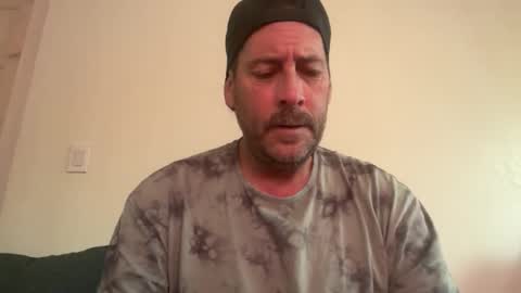 Snapshot of lampin1 chatting on 11/16/25, 06:46 lampin1 online show from 11/16/25, 06:46