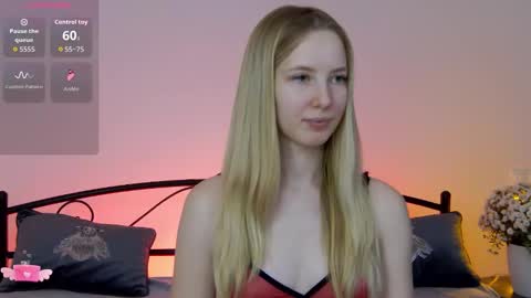 Snapshot of lana__j chatting on 11/11/25, 09:04 Liana online show from 11/11/25, 09:04