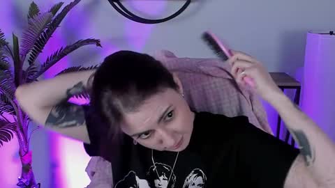 just call me Lana  and her security online show from 03/06/25, 06:26