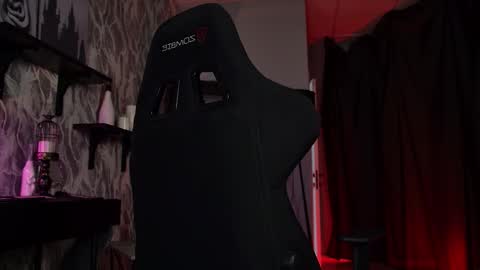 just call me Lana  and her security online show from 11/29/25, 11:57