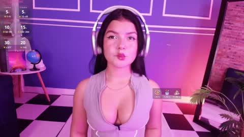  Lana  online show from 10/18/25, 11:11