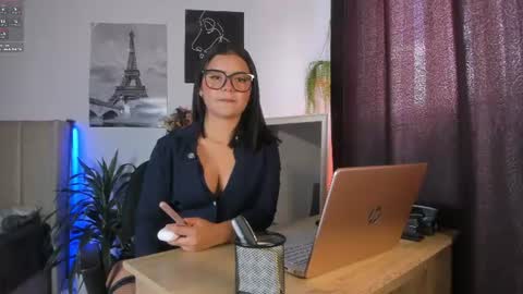 Snapshot of lana_beket_ chatting on 06/19/26, 07:06 Lana online show from 06/19/26, 07:06