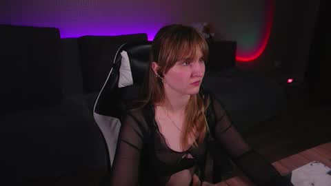 Snapshot of lana_del_kay chatting on 10/23/25, 07:23 Kay online show from 10/23/25, 07:23