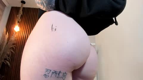 Snapshot of lana_jonnes_ chatting on 02/03/25, 08:24 Lana igauroraaaaaaaaa 1 online show from 02/03/25, 08:24