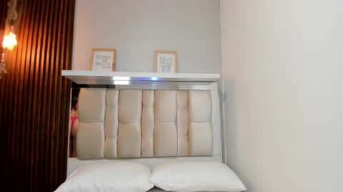 Snapshot of lana_jonnes_ chatting on 02/21/25, 02:50 Lana igauroraaaaaaaaa 1 online show from 02/21/25, 02:50