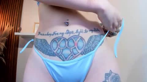 Snapshot of lana_jonnes_ chatting on 11/10/25, 04:22 Lana igauroraaaaaaaaa 1 online show from 11/10/25, 04:22