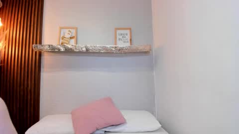 Snapshot of lana_jonnes_ chatting on 12/02/25, 09:43 Lana igauroraaaaaaaaa 1 online show from 12/02/25, 09:43