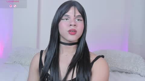 INDEPENDENT MODEL online show from 06/18/26, 02:01
