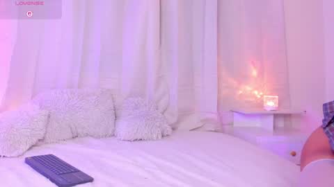 INDEPENDENT MODEL online show from 06/27/26, 01:43