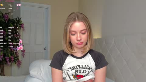 Snapshot of lana_moreno chatting on 01/20/25, 10:04 Lana online show from 01/20/25, 10:04