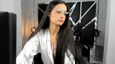 lana_rhoaades online show from 06/10/26, 12:04