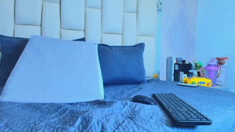 Snapshot of lana_sliim chatting on 05/12/26, 12:02 Vanessa online show from 05/12/26, 12:02