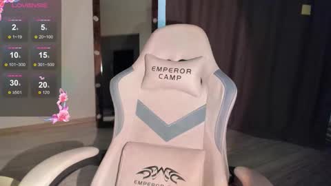 Lana online show from 11/26/25, 11:00