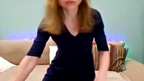 Snapshot of lanaangeldream chatting on 12/16/24, 05:27 Lana online show from 12/16/24, 05:27